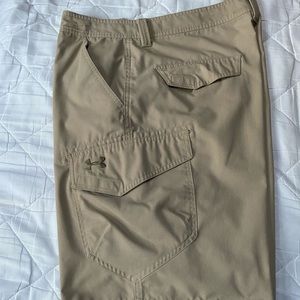 Men’s Under Armour cargo shorts